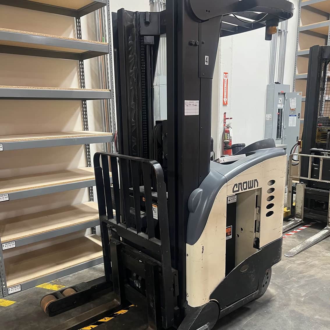 Rental Warehouse Reach Truck
